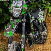 🟢⚫️ Rieju MRT #gotamisée avec le kit déco semi-perso MRT ARMY GREEN 🚀

#gotamdesign #moto #ktm #husqvarna #yamaha #kawasaki #suzuki #honda #beta #derbi #sherco #fantic #gilera #rieju #bikelife #supermot #motocross #enduro #50cc #85cc #125cc #250cc #300cc #450cc #500cc #2stroke #4stroke #ride #grenzgaenger